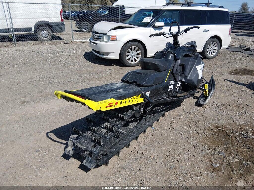2BPSTMHD1HV000385 2017 SKI-DOO SUMMIT 850 SP photo no. 4