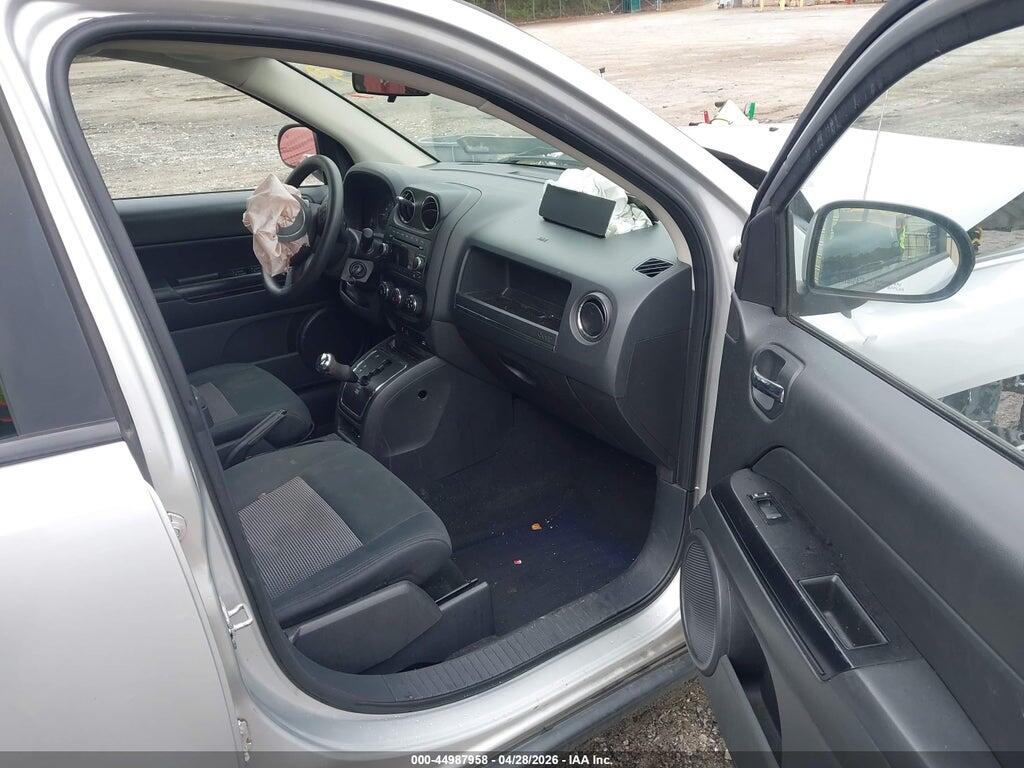 1J4NT1FB7BD150530 2011 JEEP COMPASS photo no. 5
