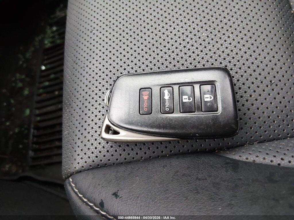 JTHCM1D22H5023411 2017 LEXUS IS 300 photo no. 11