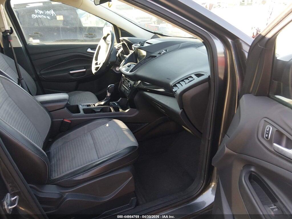 1FMCU0GD4HUB15923 2017 FORD ESCAPE photo no. 5