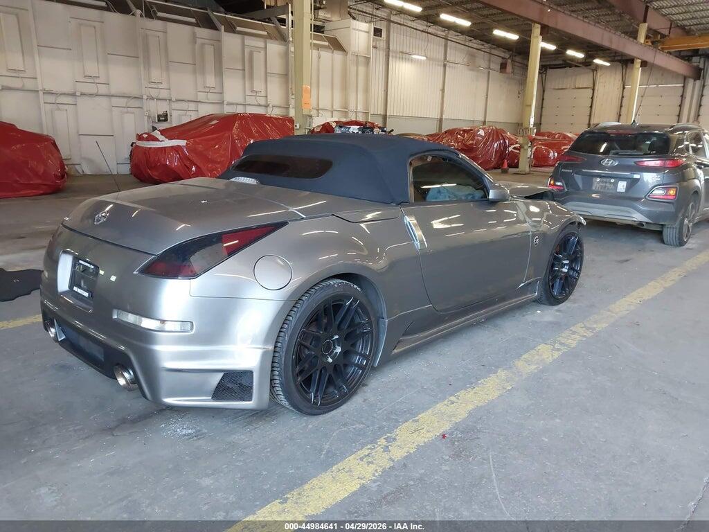 JN1AZ36A15M752241 2005 NISSAN 350Z photo no. 4