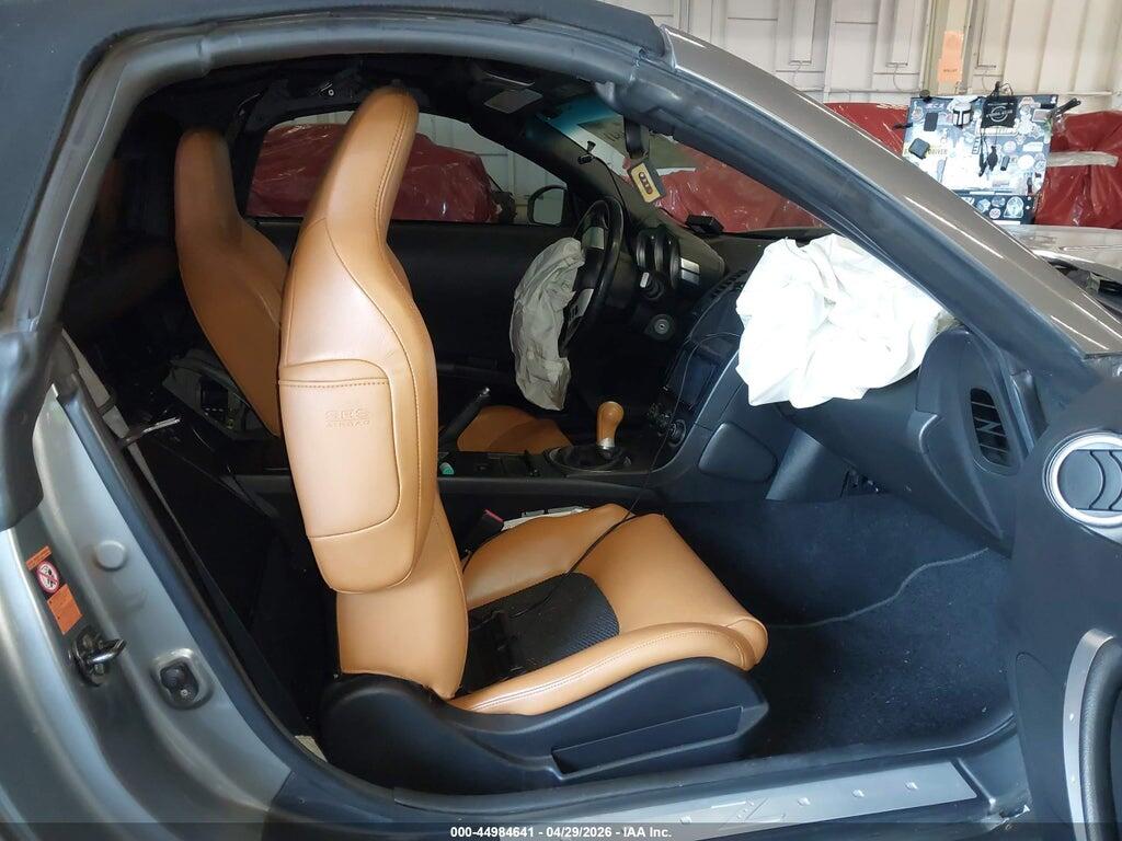 JN1AZ36A15M752241 2005 NISSAN 350Z photo no. 5
