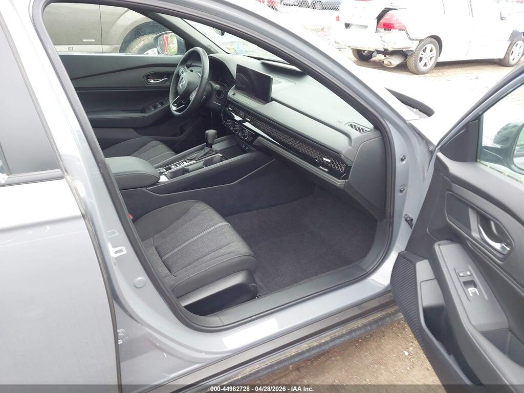 1HGCY2F53RA042188 2024 HONDA ACCORD HYBRID photo no. 5