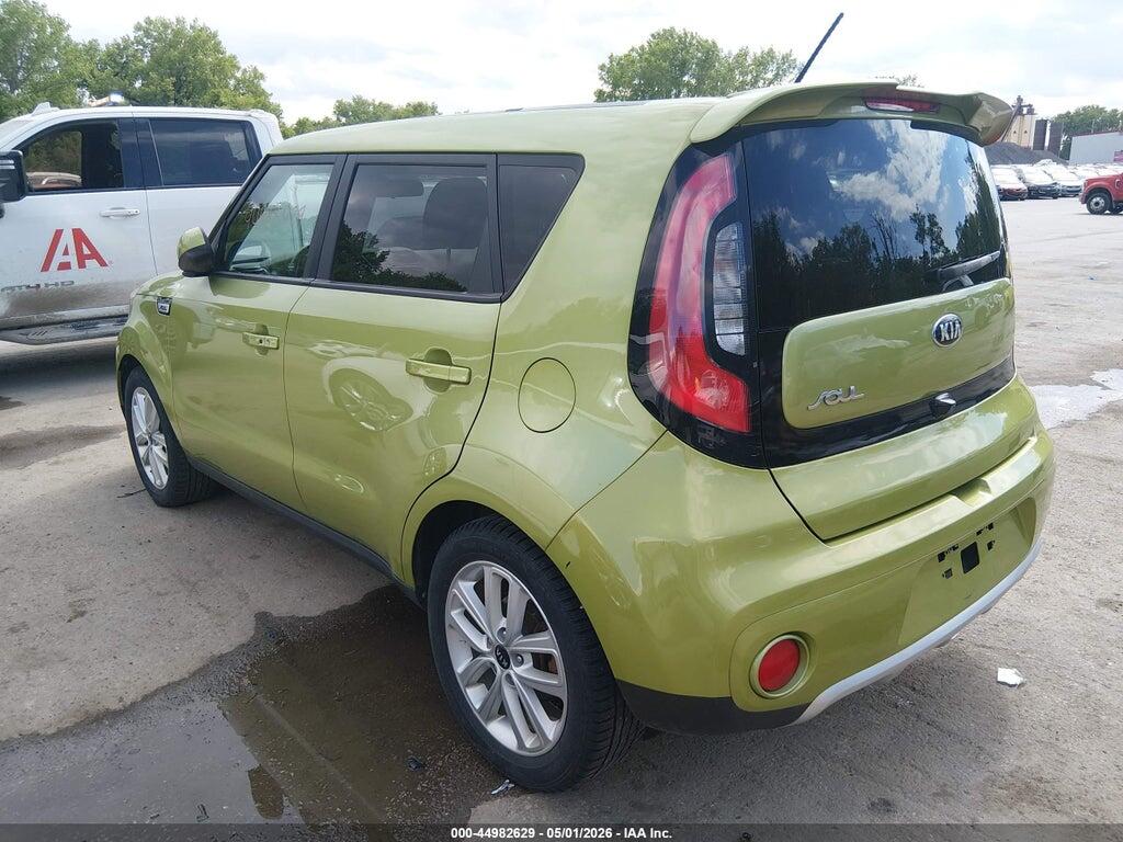 KNDJP3A52J7895821 2018 KIA SOUL photo no. 3