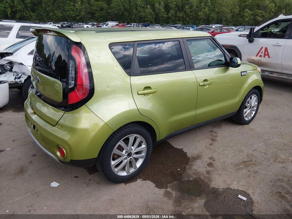 KNDJP3A52J7895821 2018 KIA SOUL photo no. 4