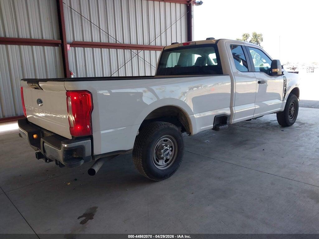 1FT7X2AA2SEC23000 2025 FORD F-250 photo no. 4