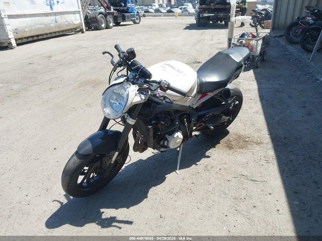 SMTL03NE6DT574577 2013 TRIUMPH MOTORCYCLE STREET TRIPLE photo no. 2