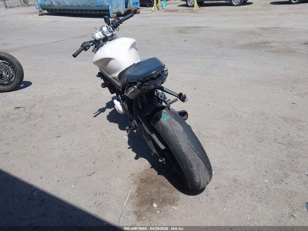 SMTL03NE6DT574577 2013 TRIUMPH MOTORCYCLE STREET TRIPLE photo no. 3