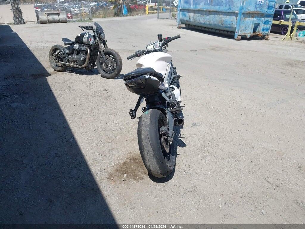 SMTL03NE6DT574577 2013 TRIUMPH MOTORCYCLE STREET TRIPLE photo no. 6