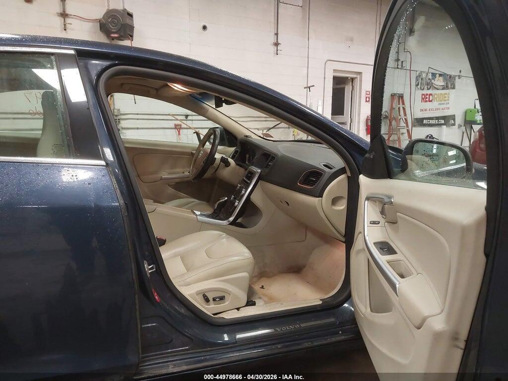 YV1612TK1F1346829 2015 VOLVO S60 photo no. 5