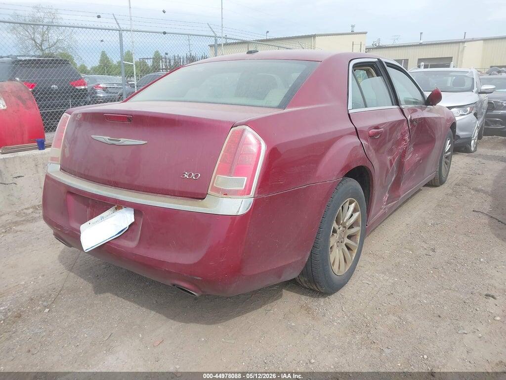 2C3CCAAG8DH739144 2013 CHRYSLER 300 photo no. 4