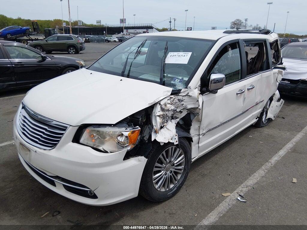 2C4RC1CG9DR570815 2013 CHRYSLER TOWN & COUNTRY photo no. 2