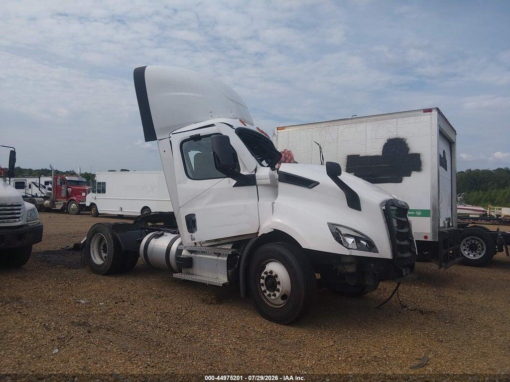 3AKBHSDV9PSUH6624 2023 FREIGHTLINER NEW CASCADIA 116 photo no. 2