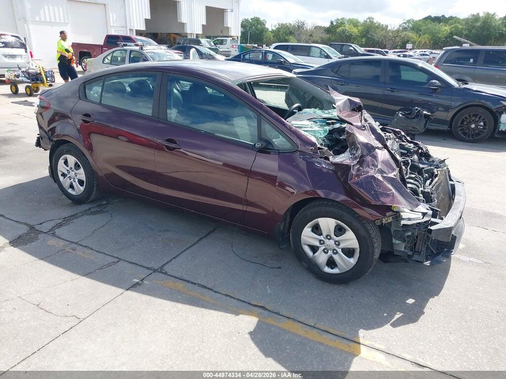 3KPFK4A71JE165295 2018 KIA FORTE photo no. 1
