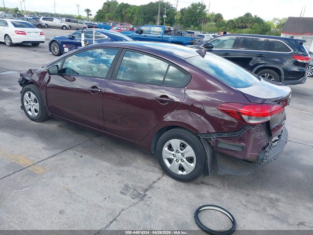 3KPFK4A71JE165295 2018 KIA FORTE photo no. 3