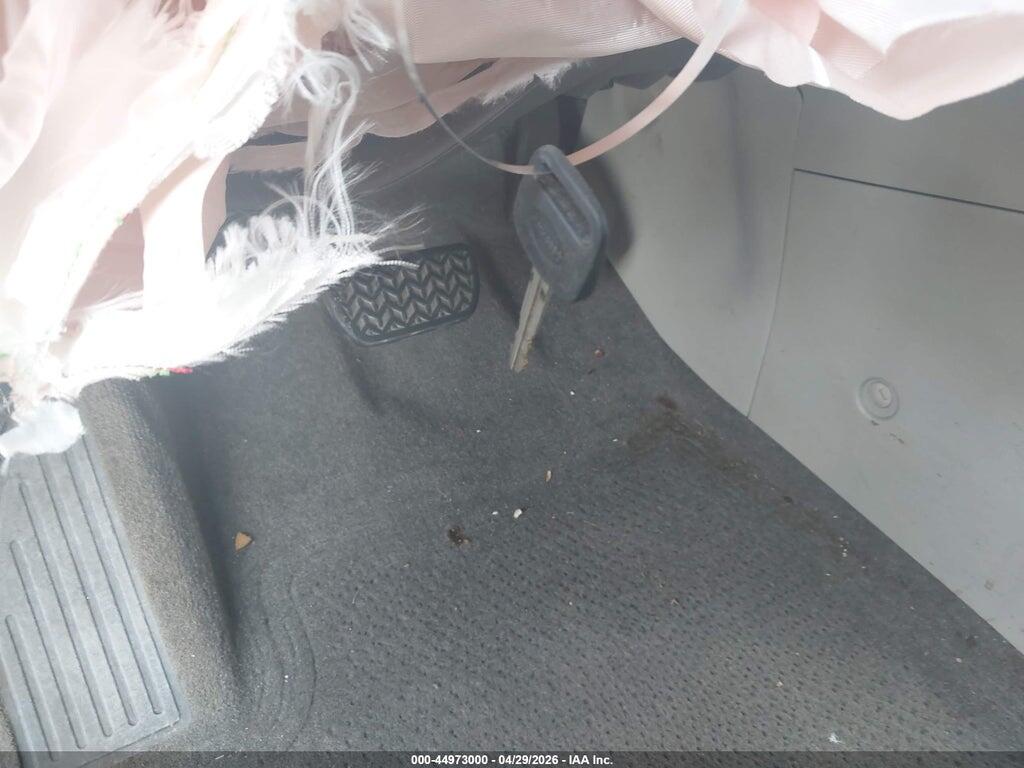 5TDZK3DC6BS147673 2011 TOYOTA SIENNA photo no. 11