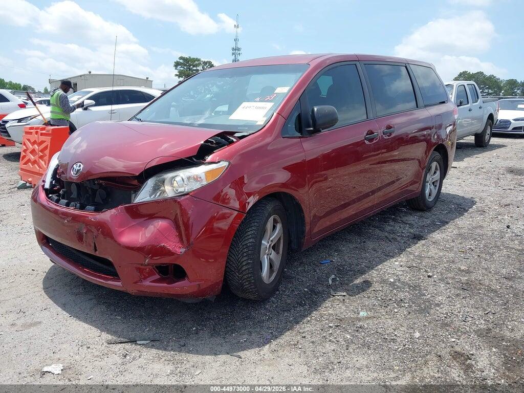 5TDZK3DC6BS147673 2011 TOYOTA SIENNA photo no. 2