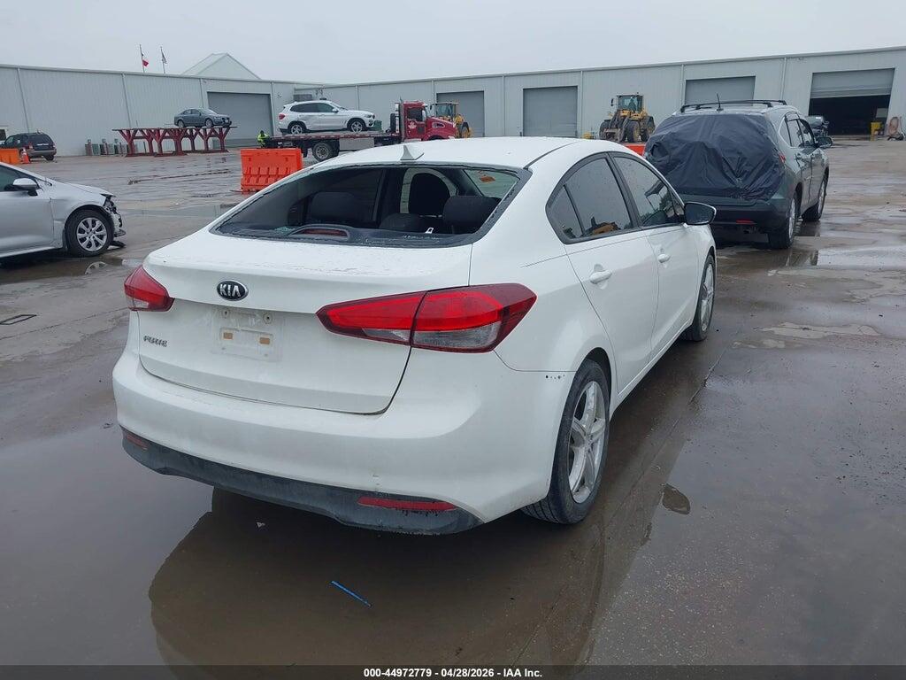 3KPFK4A75HE072564 2017 KIA FORTE photo no. 4