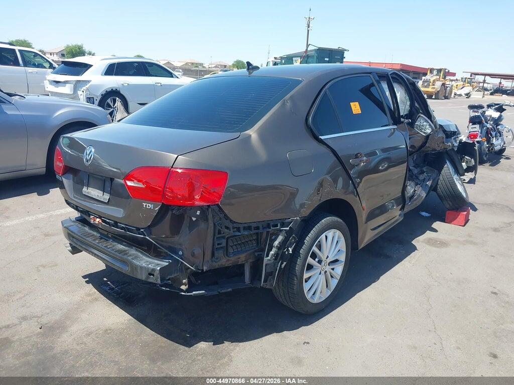 3VWLL7AJ7DM355526 2013 VOLKSWAGEN JETTA photo no. 4
