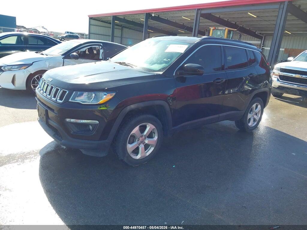 3C4NJDBB4JT299392 2018 JEEP COMPASS photo no. 2
