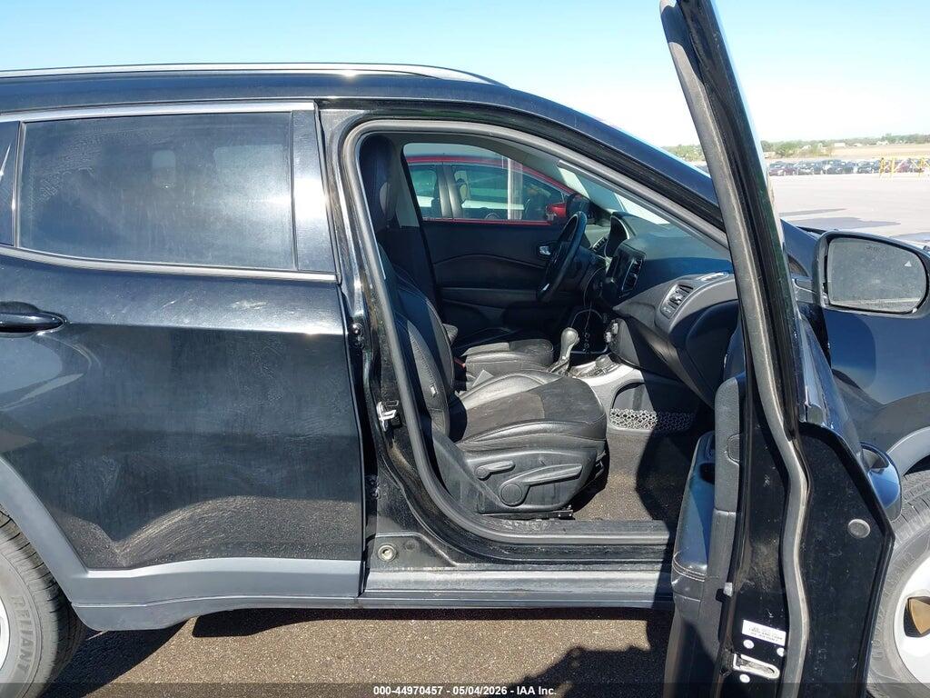 3C4NJDBB4JT299392 2018 JEEP COMPASS photo no. 5