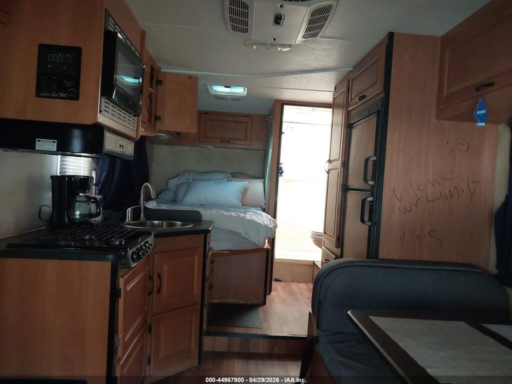 1FDWE3FL2DDA46972 2013 FORD E-350 CUTAWAY photo no. 6