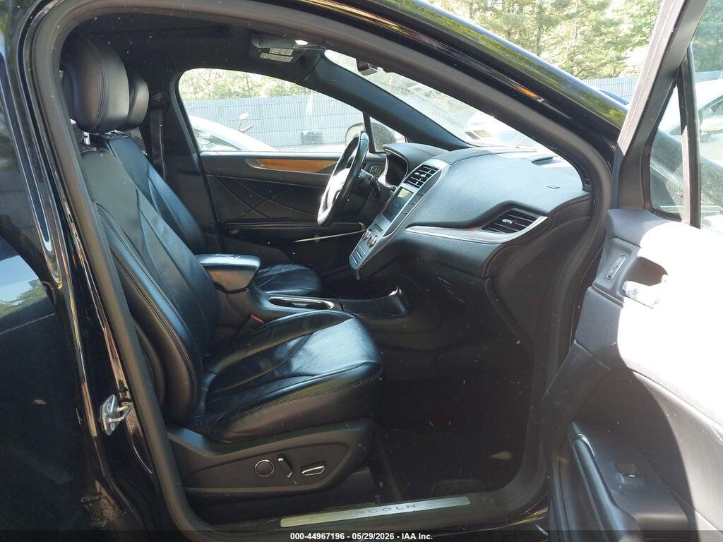 5LMCJ3D90HUL34143 2017 LINCOLN MKC photo no. 5