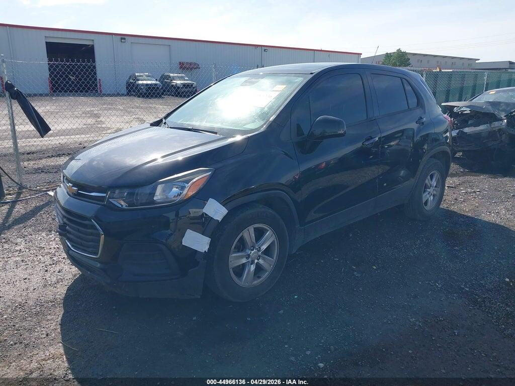 3GNCJKSB8KL296435 2019 CHEVROLET TRAX photo no. 2
