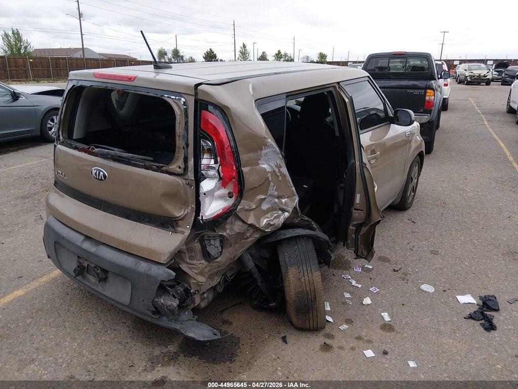 KNDJN2A29F7189121 2015 KIA SOUL photo no. 4