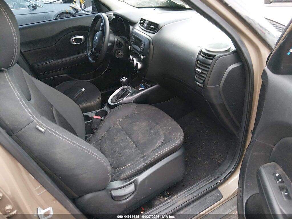 KNDJN2A29F7189121 2015 KIA SOUL photo no. 5