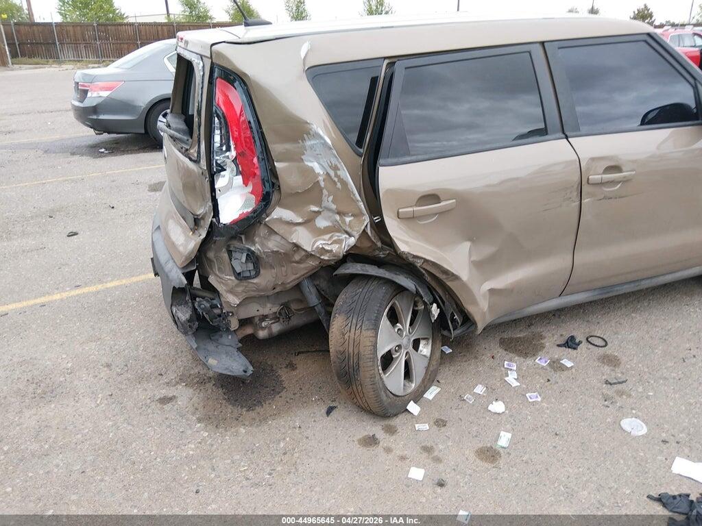 KNDJN2A29F7189121 2015 KIA SOUL photo no. 6