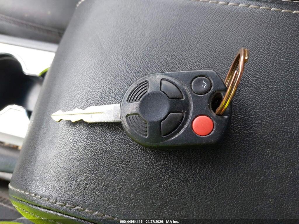 3FAHP0HA7BR240490 2011 FORD FUSION photo no. 11