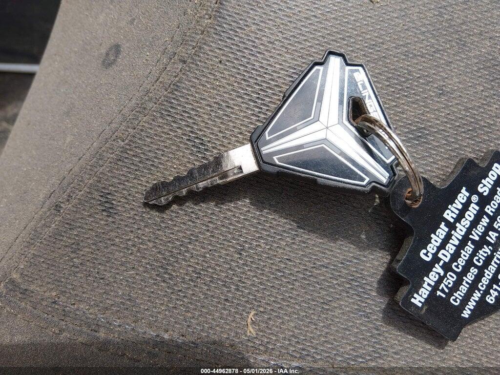 57XAASFA3J8125369 2018 POLARIS SLINGSHOT photo no. 11