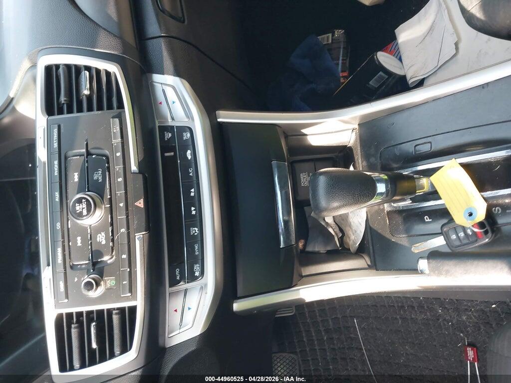 1HGCR2F31FA131569 2015 HONDA ACCORD photo no. 11