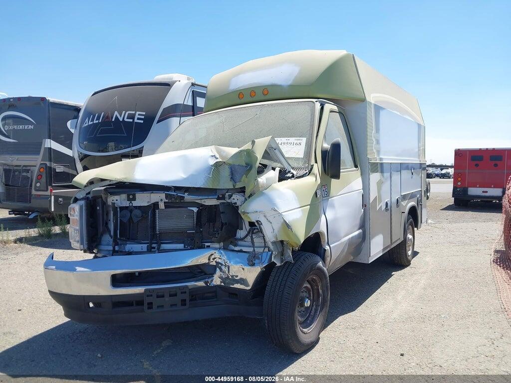1FDWE3FN2SDD41083 2025 FORD E-350 CUTAWAY photo no. 2