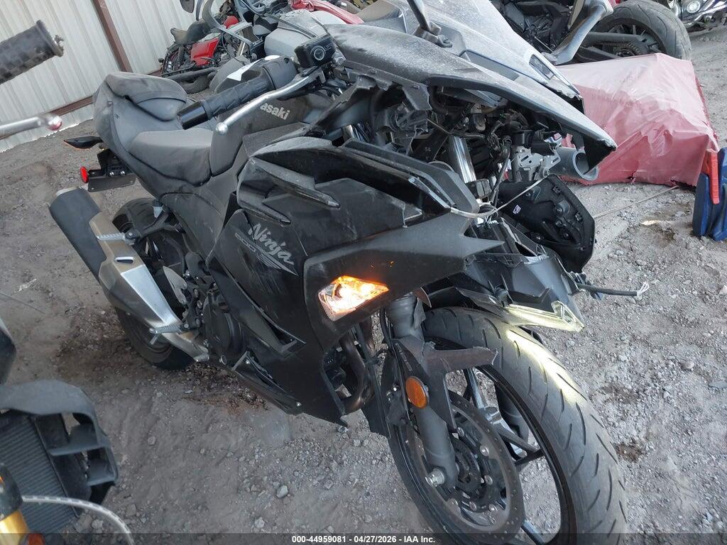 ML5EXGG10TDA72917 2026 KAWASAKI EX500 photo no. 1