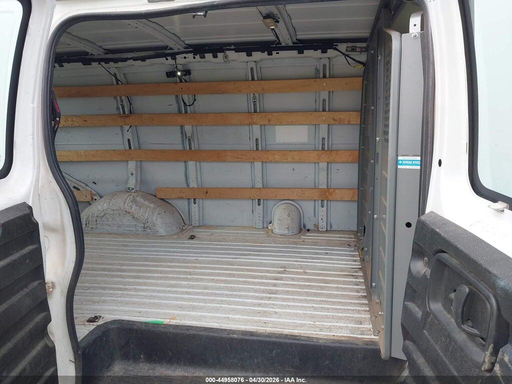 1GTW7AFF3H1904339 2017 GMC SAVANA 2500 photo no. 8