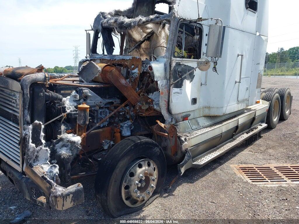 1FUYDDZB3YLH15458 2000 FREIGHTLINER CONVENTIONAL photo no. 1