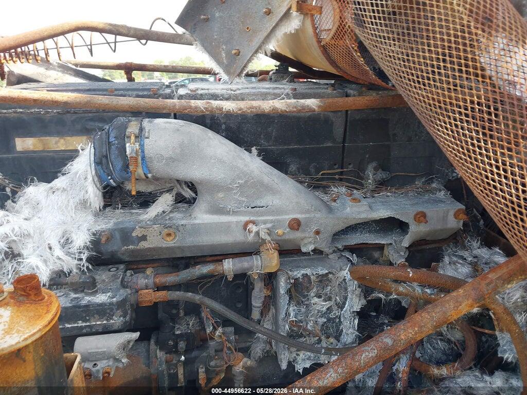 1FUYDDZB3YLH15458 2000 FREIGHTLINER CONVENTIONAL photo no. 10