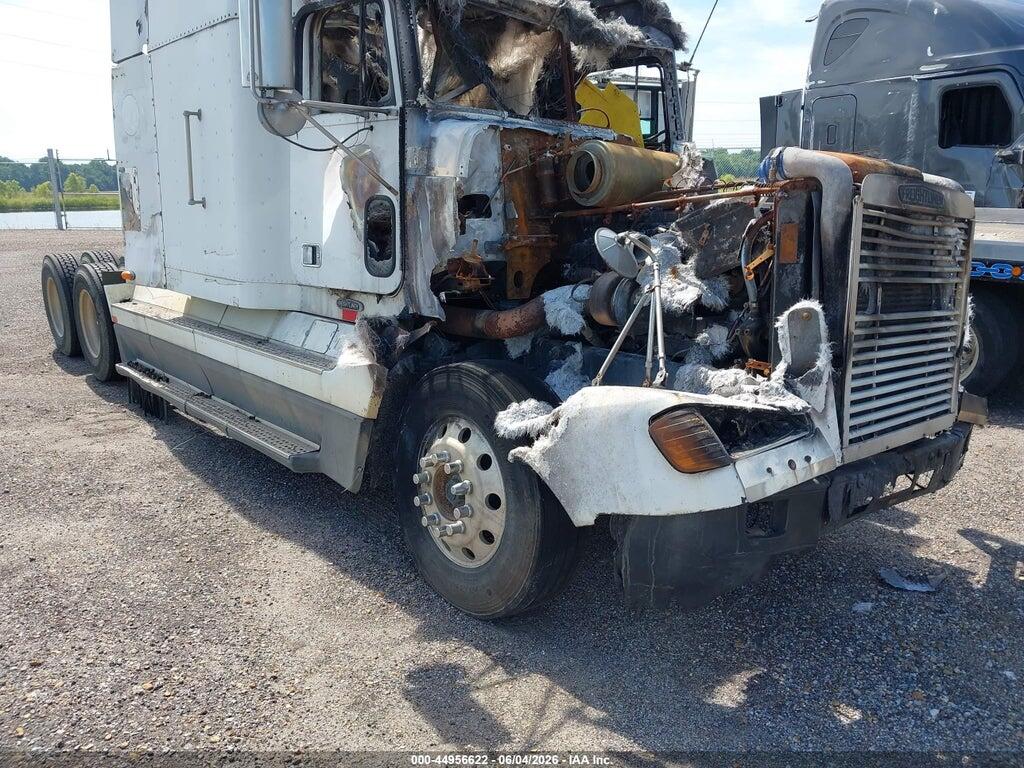1FUYDDZB3YLH15458 2000 FREIGHTLINER CONVENTIONAL photo no. 2