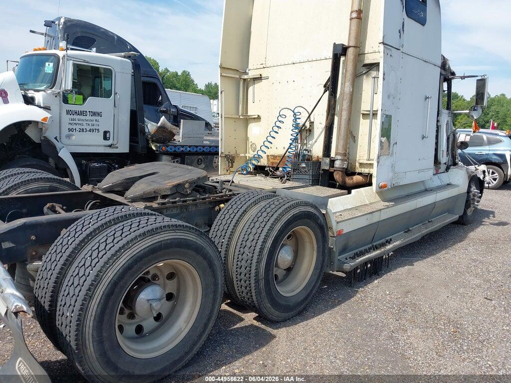 1FUYDDZB3YLH15458 2000 FREIGHTLINER CONVENTIONAL photo no. 3