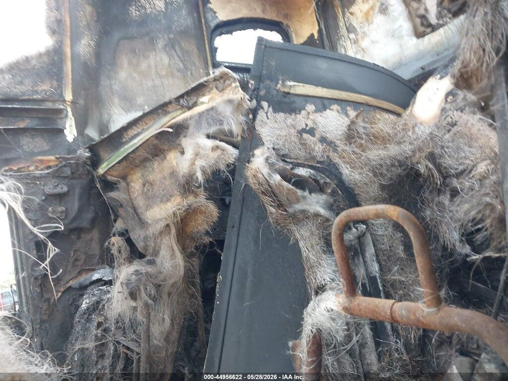 1FUYDDZB3YLH15458 2000 FREIGHTLINER CONVENTIONAL photo no. 5