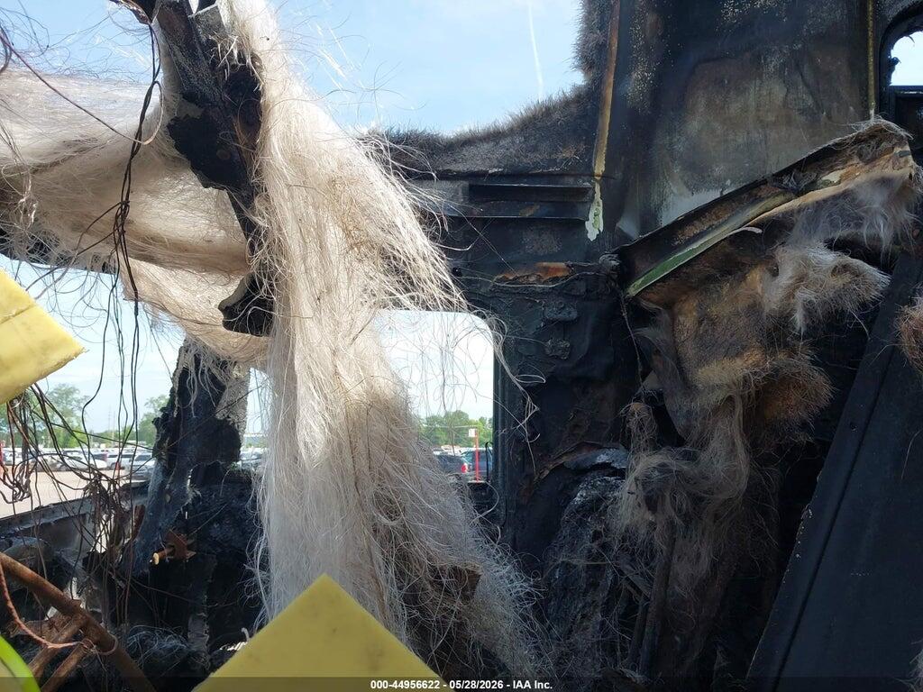 1FUYDDZB3YLH15458 2000 FREIGHTLINER CONVENTIONAL photo no. 7