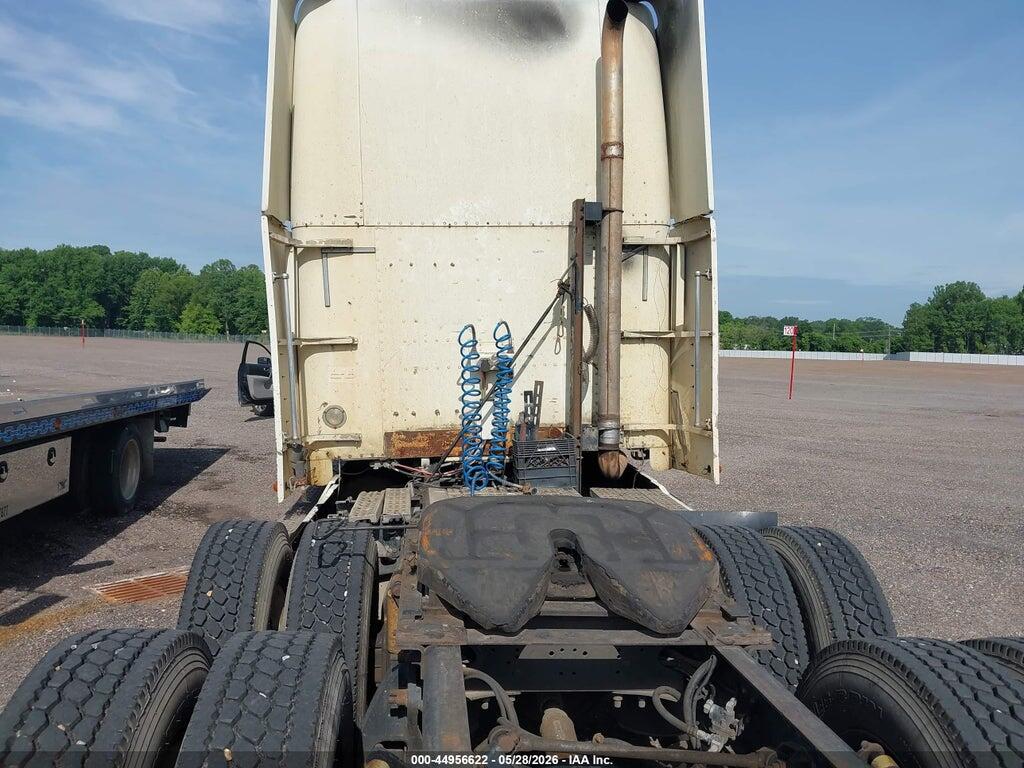 1FUYDDZB3YLH15458 2000 FREIGHTLINER CONVENTIONAL photo no. 8