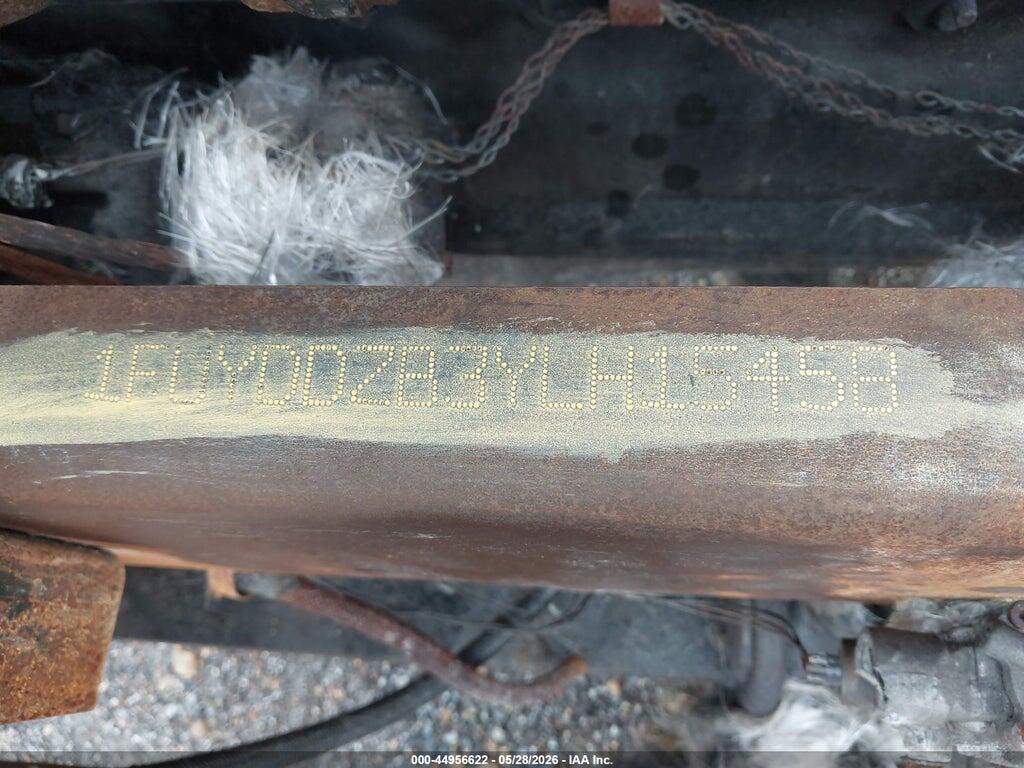 1FUYDDZB3YLH15458 2000 FREIGHTLINER CONVENTIONAL photo no. 9