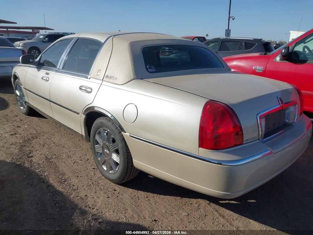 1LNHM83W13Y704487 2003 LINCOLN TOWN CAR photo no. 3