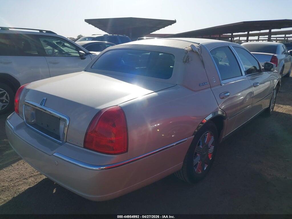 1LNHM83W13Y704487 2003 LINCOLN TOWN CAR photo no. 4