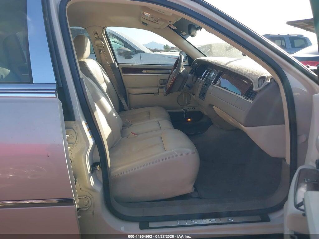 1LNHM83W13Y704487 2003 LINCOLN TOWN CAR photo no. 5