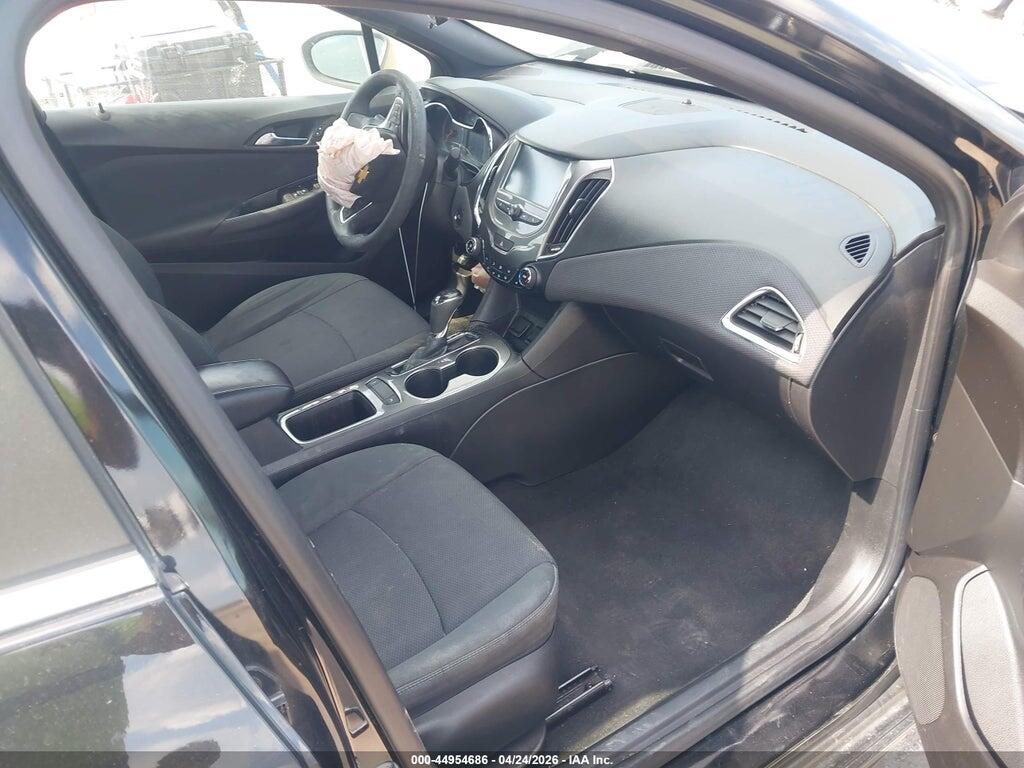 1G1BE5SM9J7110876 2018 CHEVROLET CRUZE photo no. 5