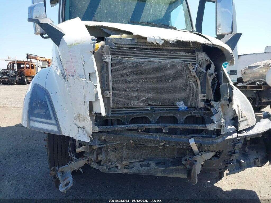 4V4NC9EH1MN281450 2021 VOLVO VNL photo no. 11